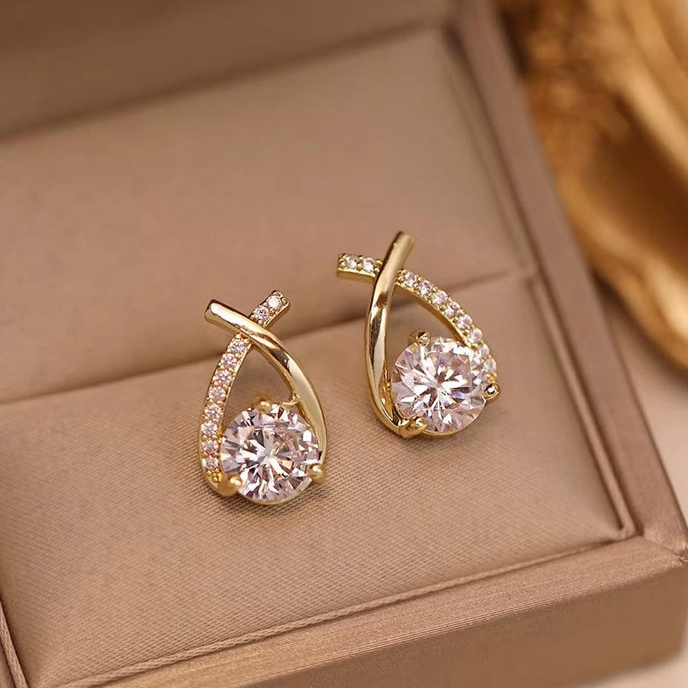 Close-up of the cubic zirconia teardrop detail