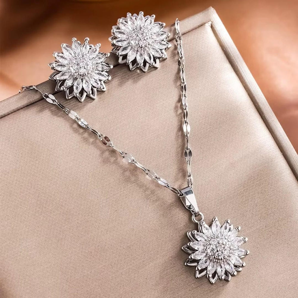 Close-up of the sunflower pendant detail