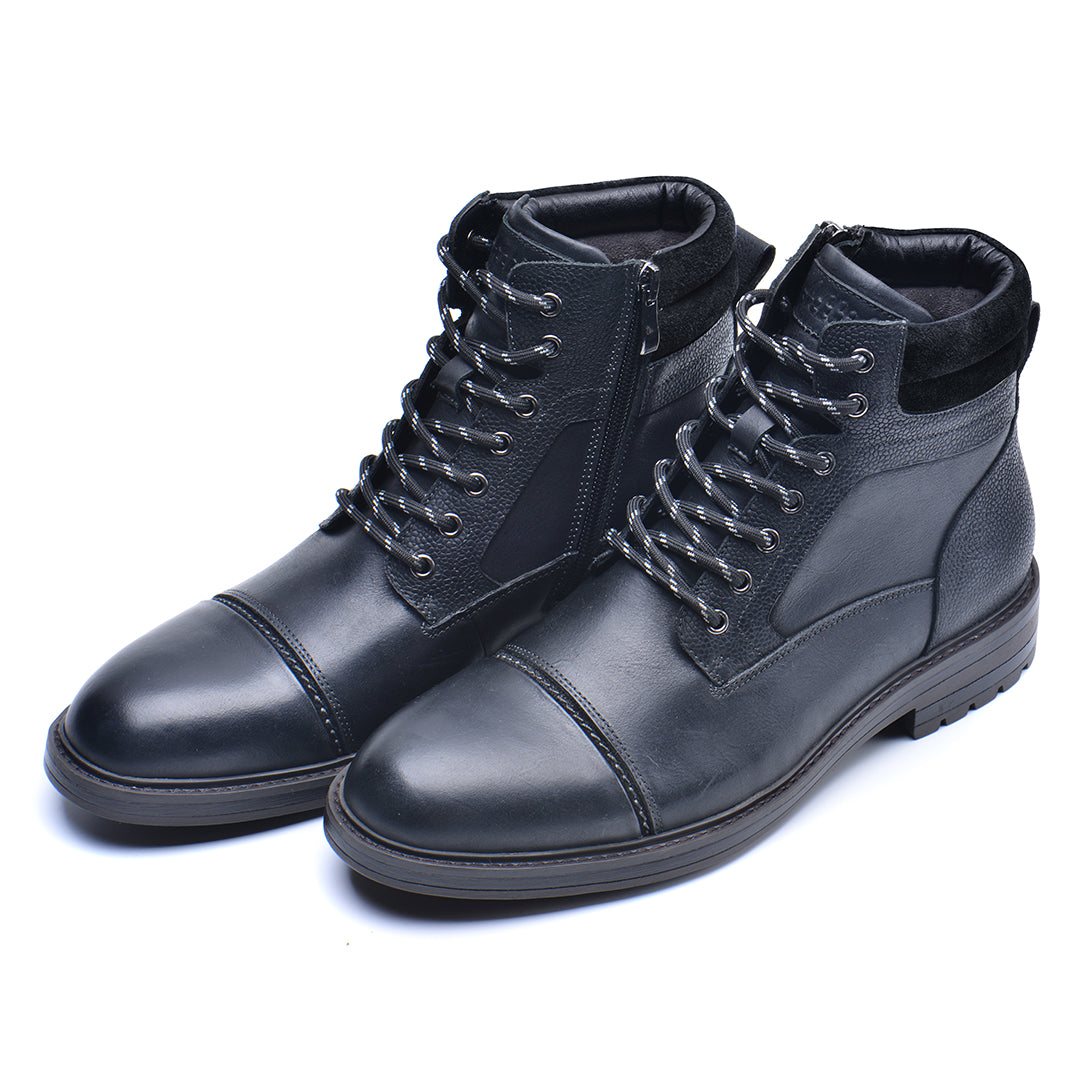 Paladin leather boots in black, close-up of stitching