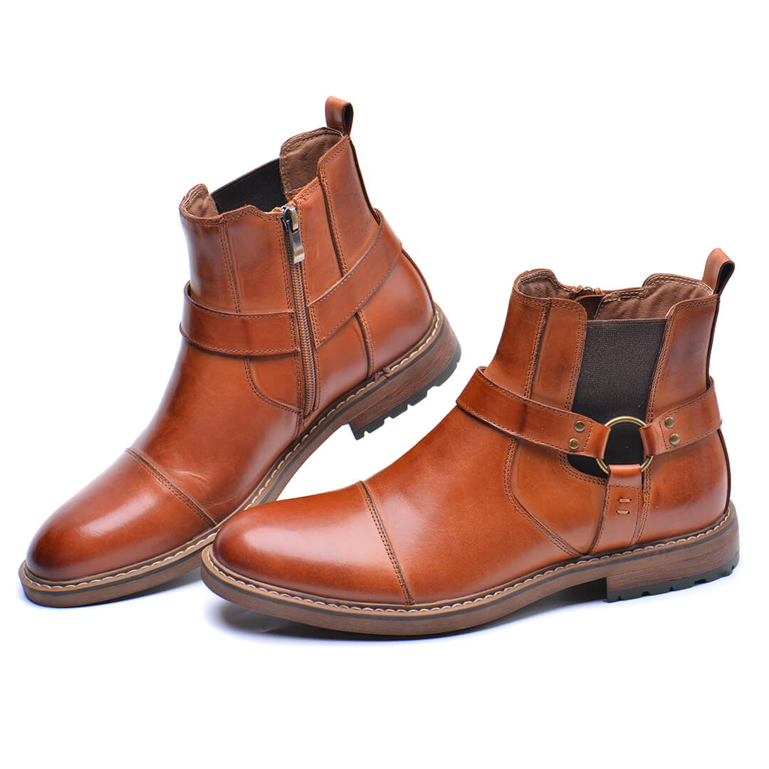 Roadster leather boots in chocolate, close-up of sole