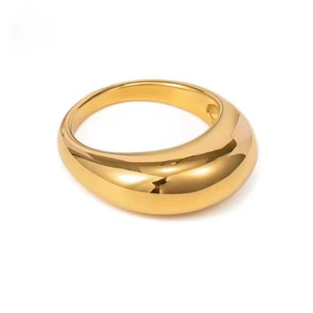 Side angle showing the ring's curve